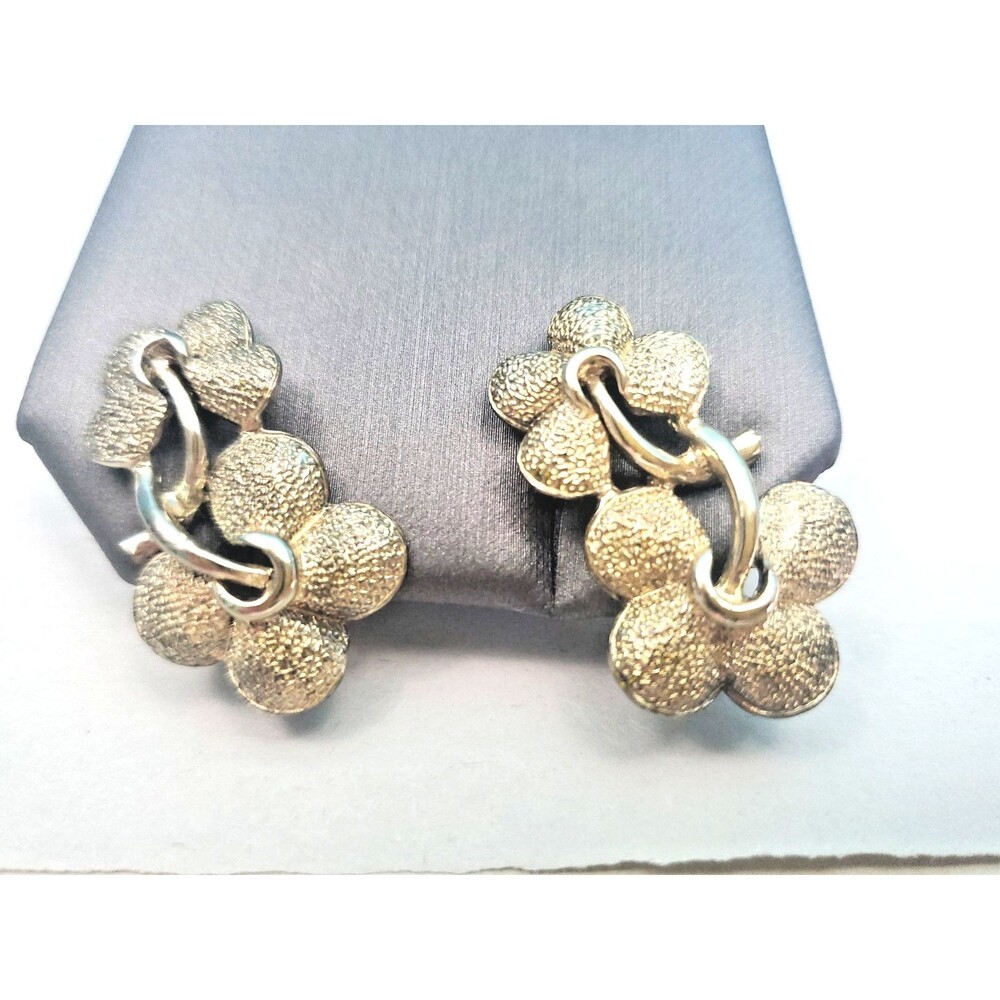 Vintage Signed Floral Clip On Earrings Gold Tone Textured Flower 1.25" Retro